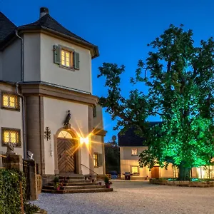 https://schloss-falkenhaus.com-bavaria.com